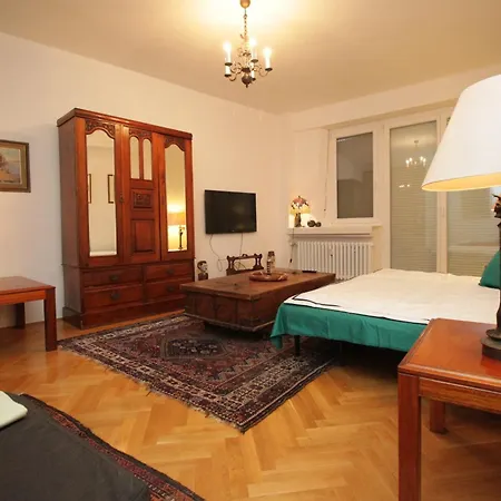 Old Centre Antik - Panska Lägenhet